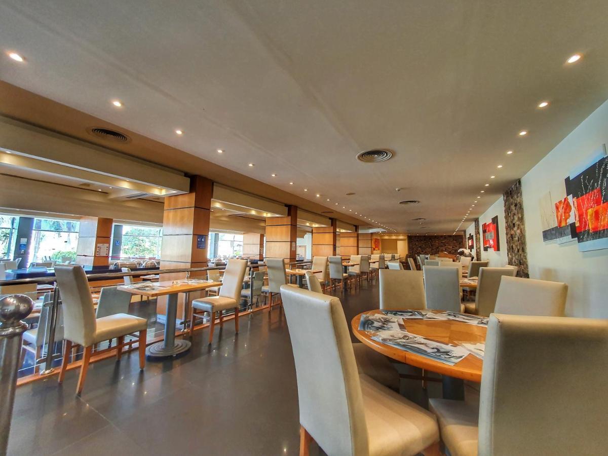 Rezort Palm Families And Couples Only 4*